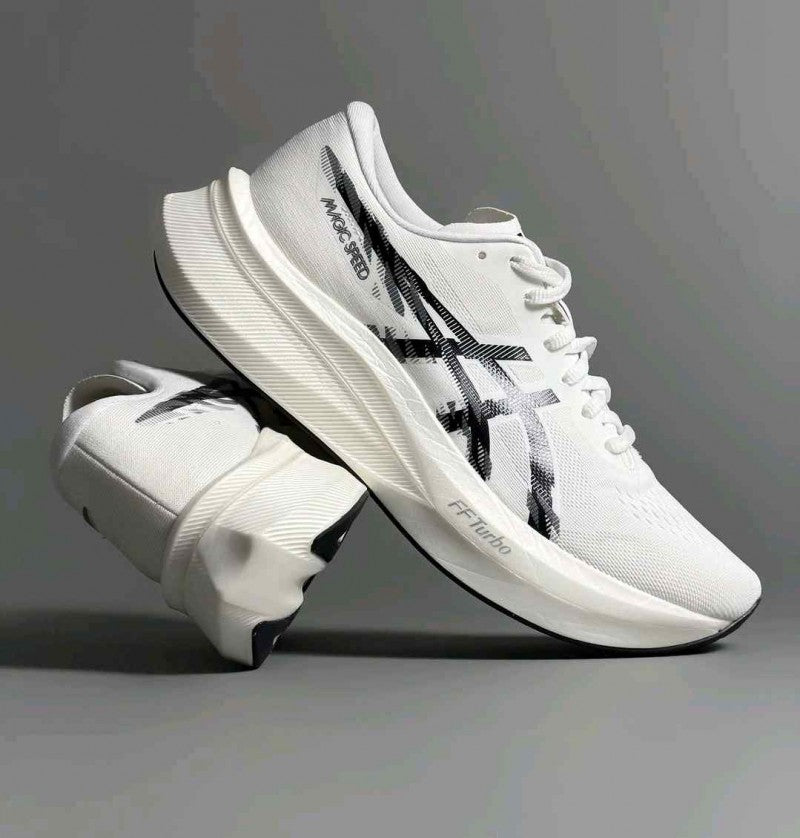 Asiccss. Magic Speed 4 White Black