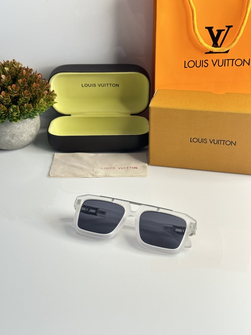 LV 121 Ice Black