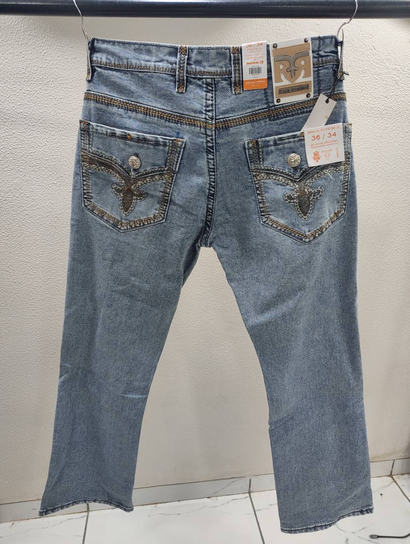 TRUE RELIGION IMPORTED STORE ARTICLE JEANS