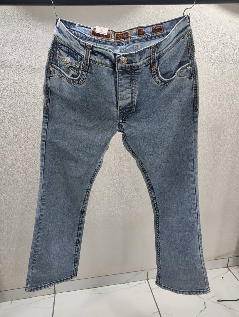 TRUE RELIGION IMPORTED STORE ARTICLE JEANS