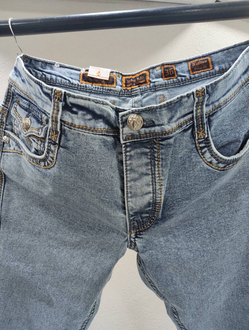 TRUE RELIGION IMPORTED STORE ARTICLE JEANS