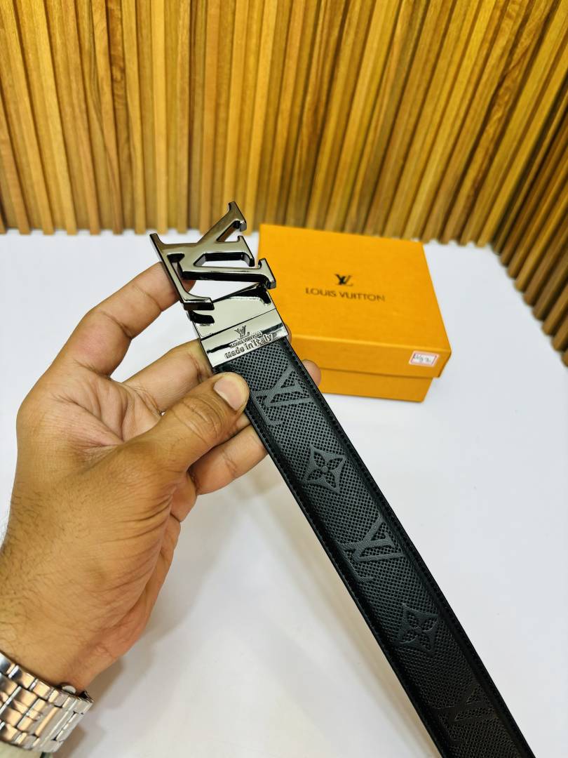 02 LV LOIUS VUTTON PREMIUM QUALITY REVERSIBLE BELT