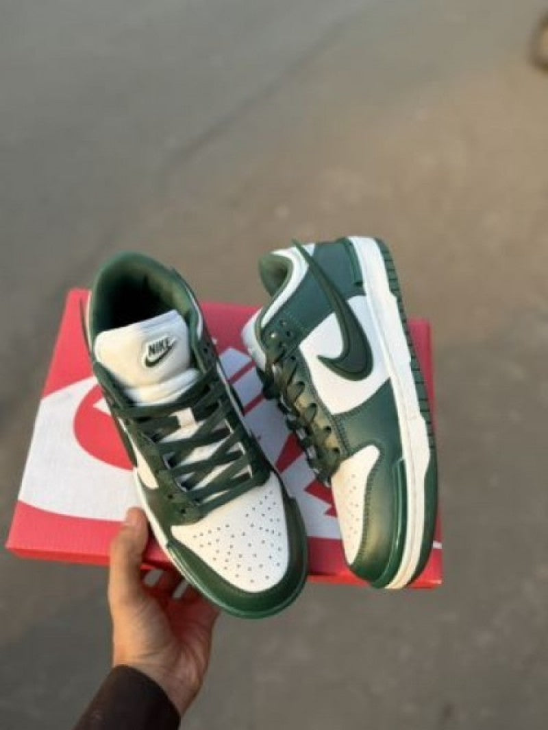 Nike sb dunk low varsity green