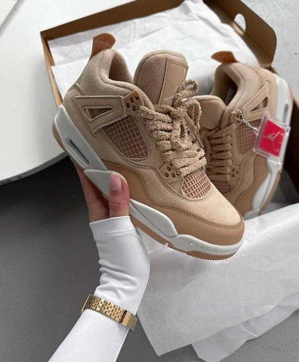 Nike AIR JORDAN 4 COZY GIRL