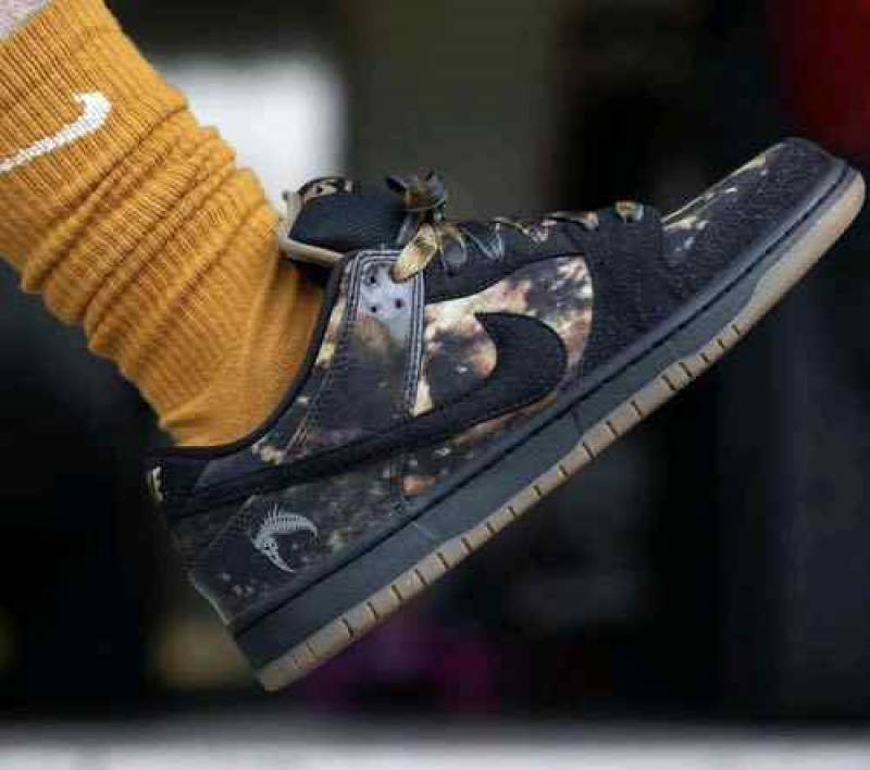 SB Dunk Low Pushead 2.0