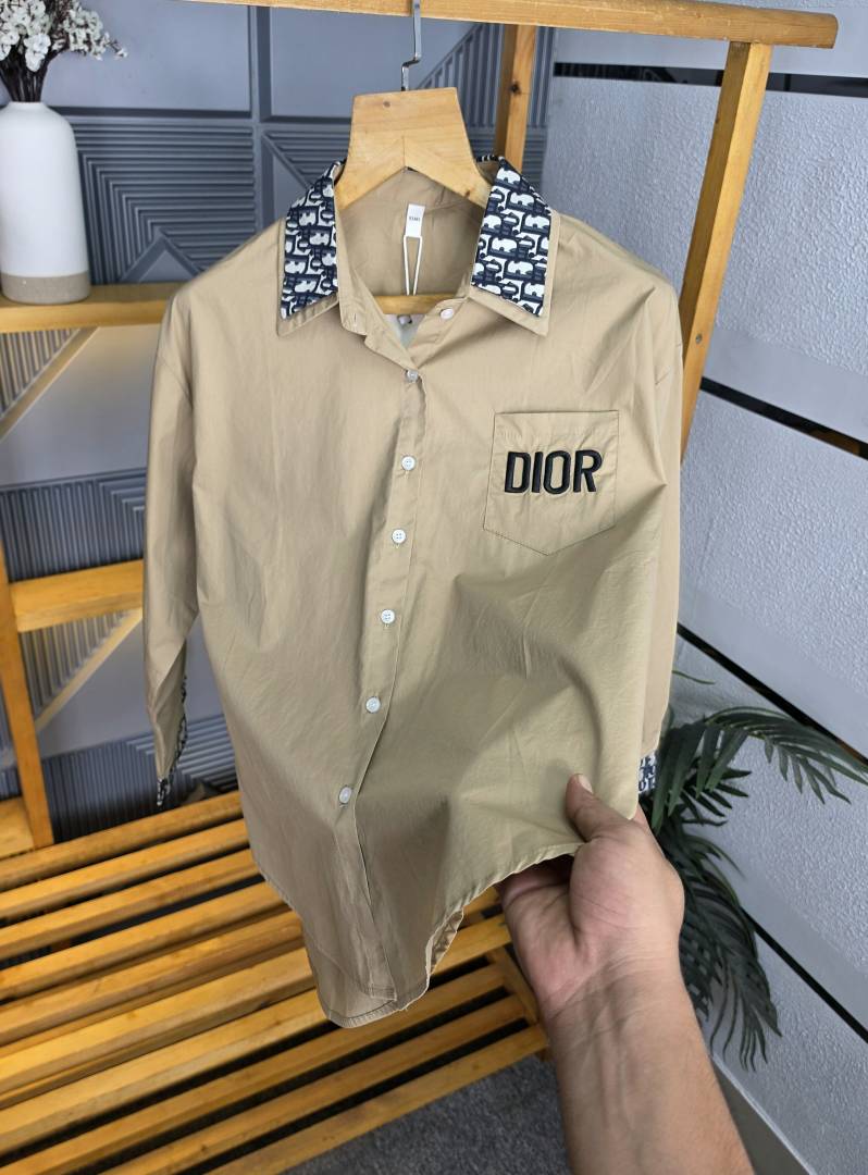 Dio Collor Logo Shirt Biscuit S113-BR