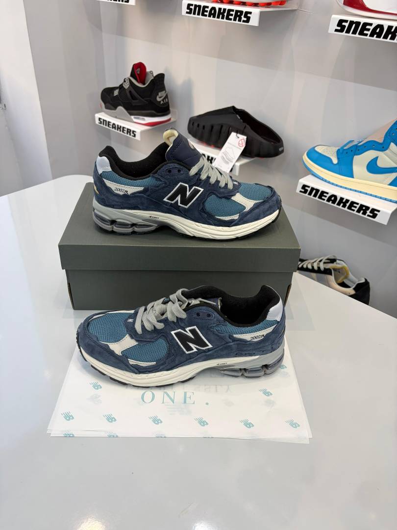 New balanccee 2002R Protection Pack Dark Navy 266