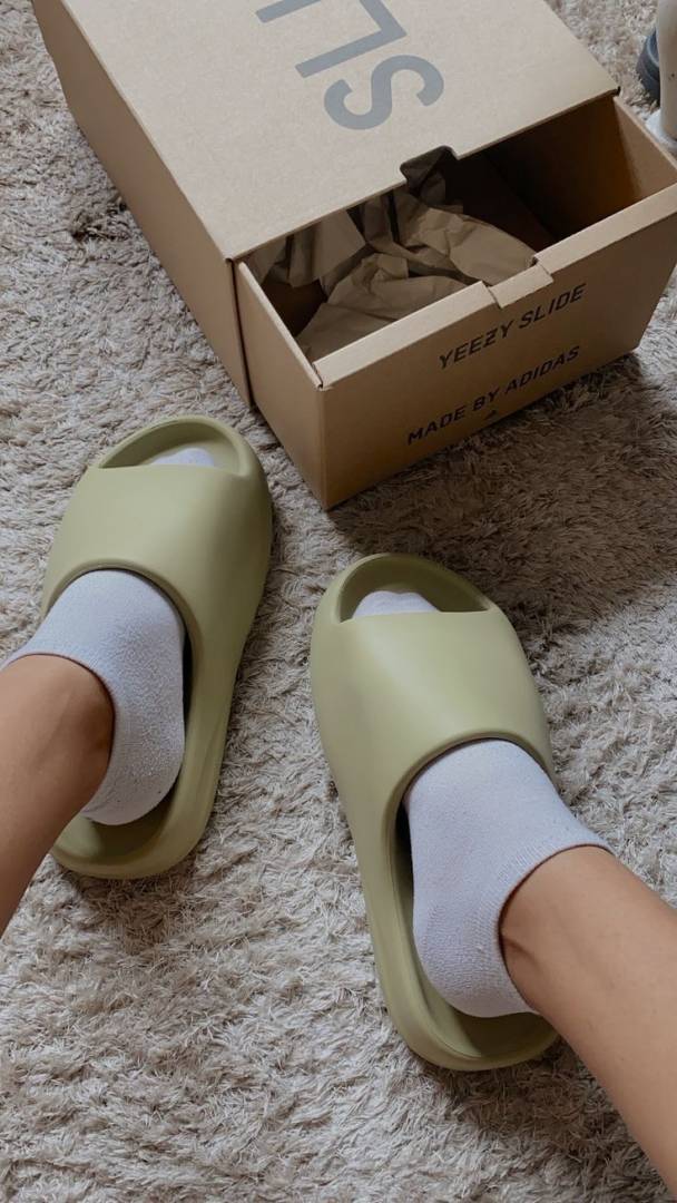 Adidas Yeezy Resin Slides For Women With Original Box