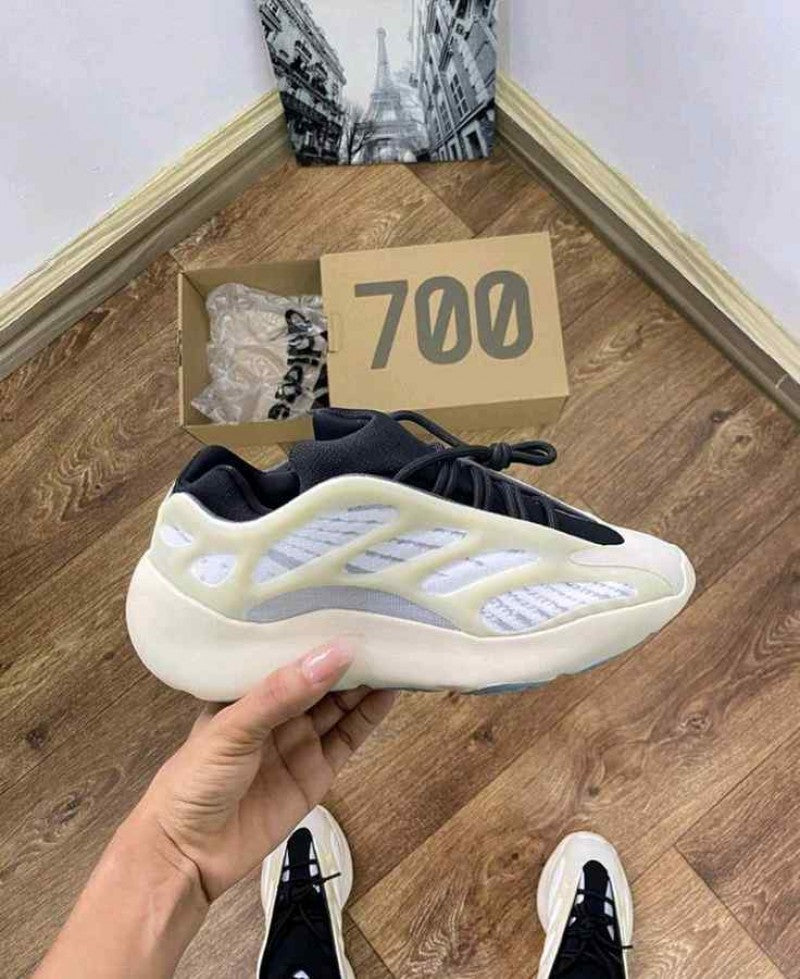 Adiddass. Yeezy 700 V3 Azael