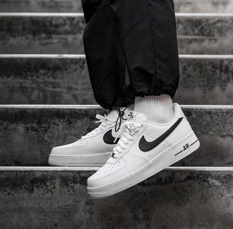 Nike Airforce 1 Low 07 white black swoosh