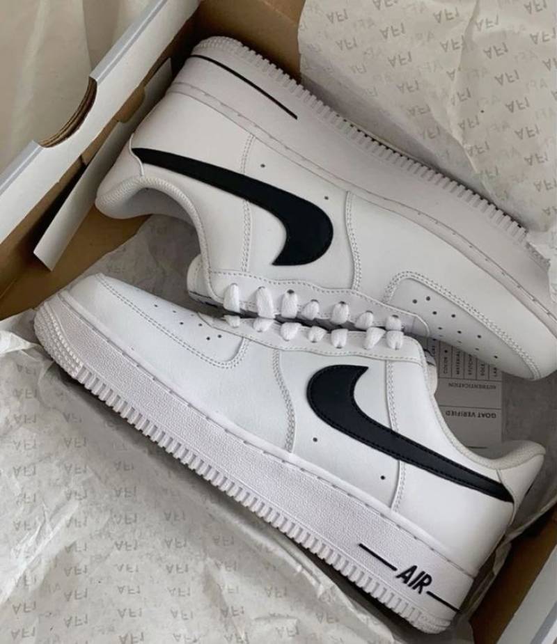 Nike Airforce 1 Low 07 white black swoosh