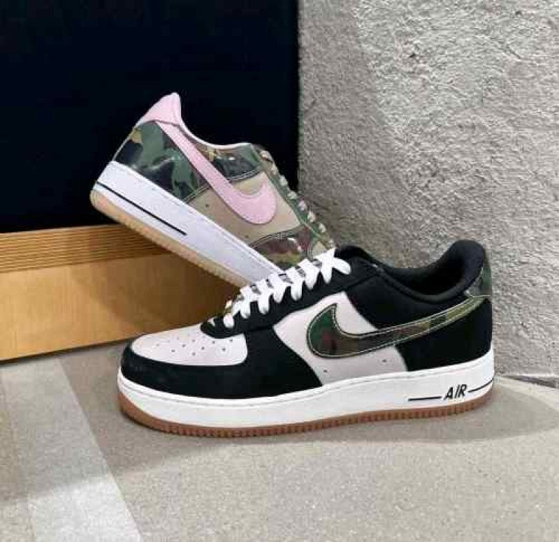 Nike AirForce 1 Low Black Patent Camo Swoosh 337