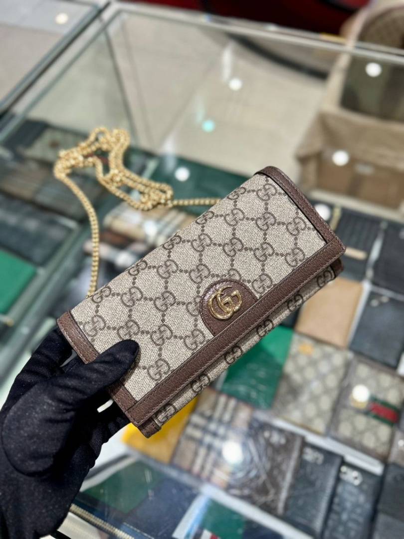 Gucccii 69 ChainWallet With Original Box & DustCover