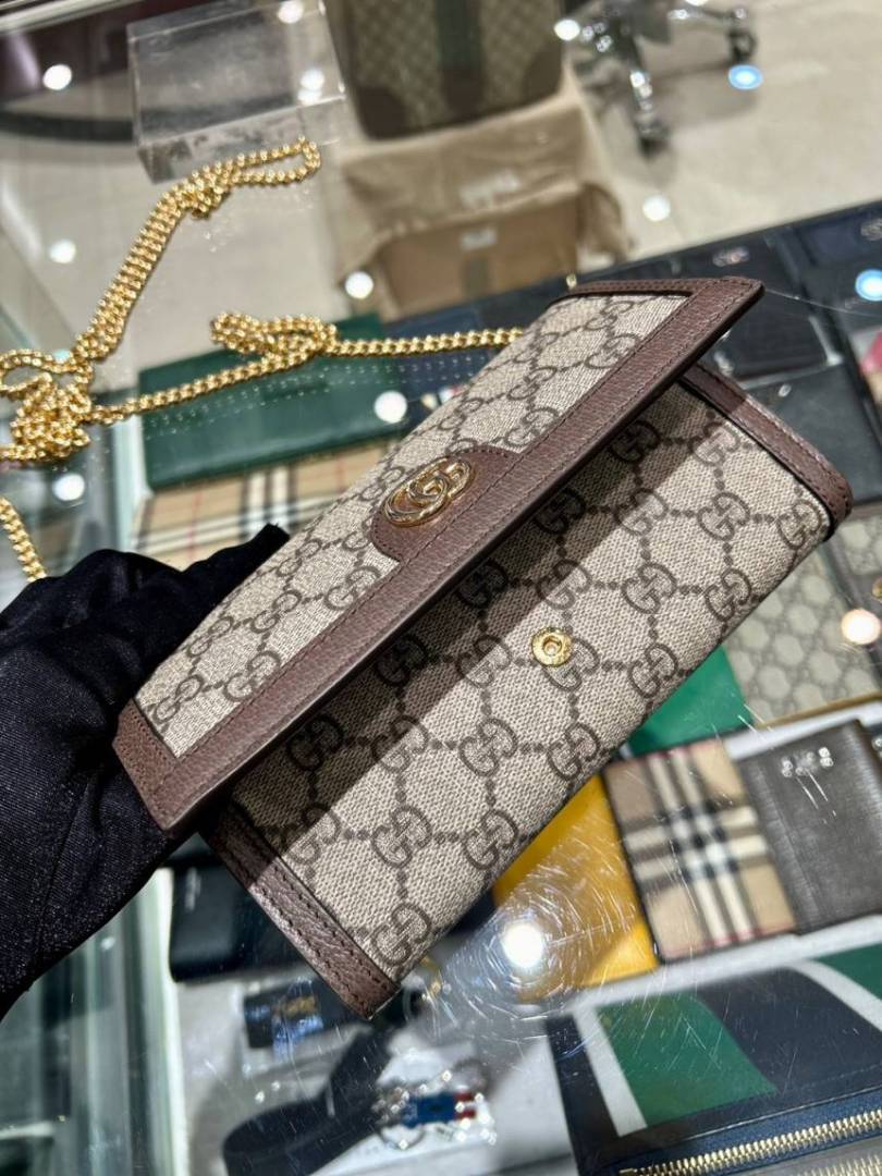 Gucccii 69 ChainWallet With Original Box & DustCover