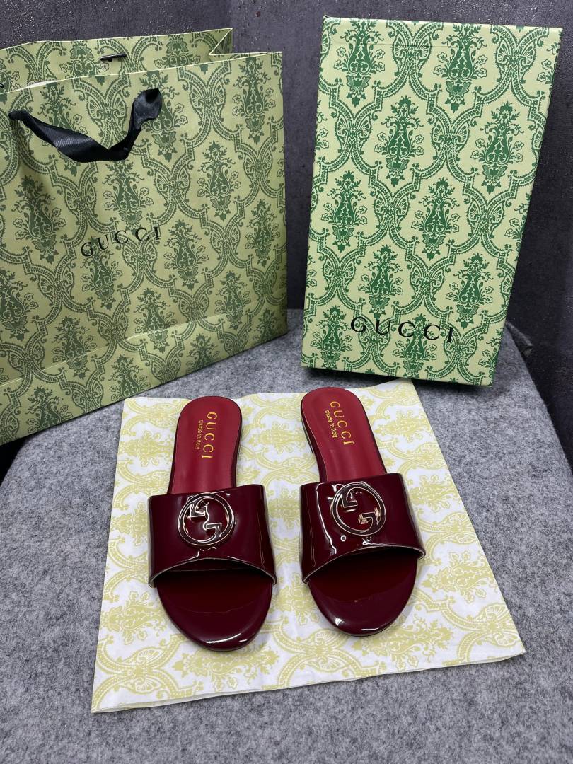 Gucci_Round_Interlocking_G_in_Rosso_Red_Leather_Shiny_Classic_Slides_With_OG_Box_&_Carry_Bag_1892