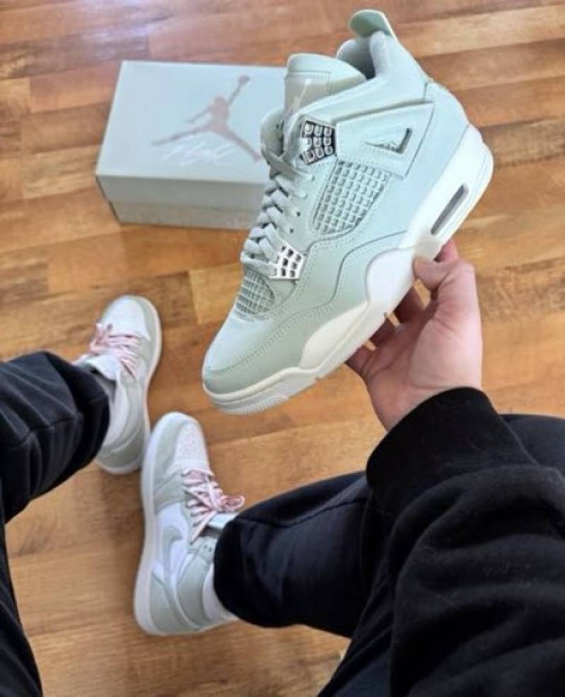 Nike Air Jordan 4 Abundance