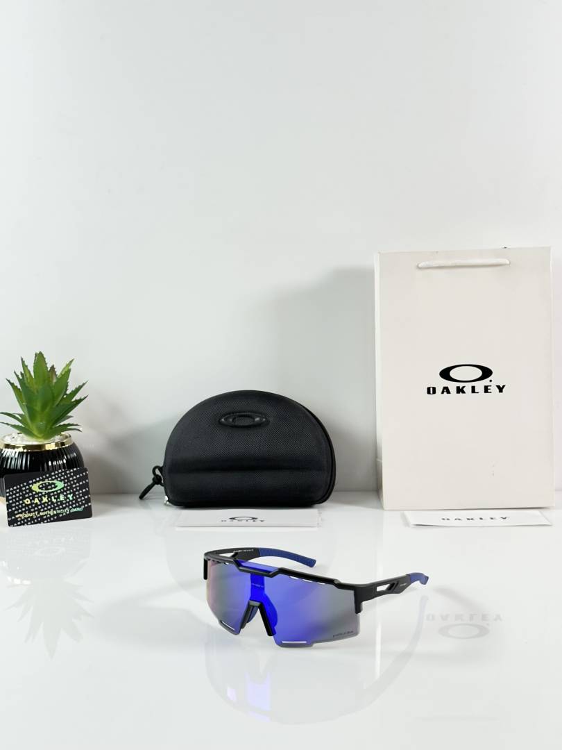 Oak 9965 Black Blue Revo
