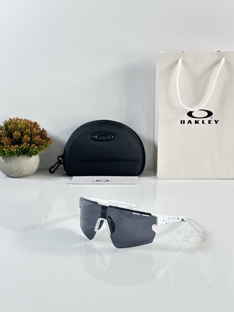Oak 2305 Black White