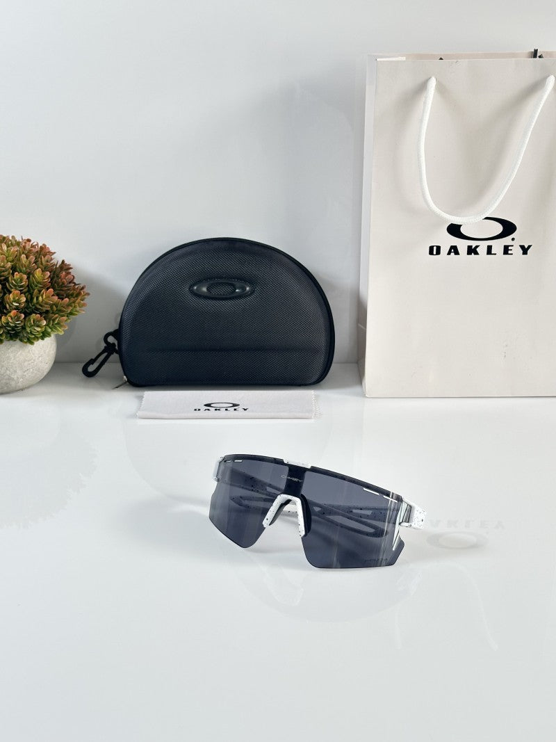 Oak 2305 Black White