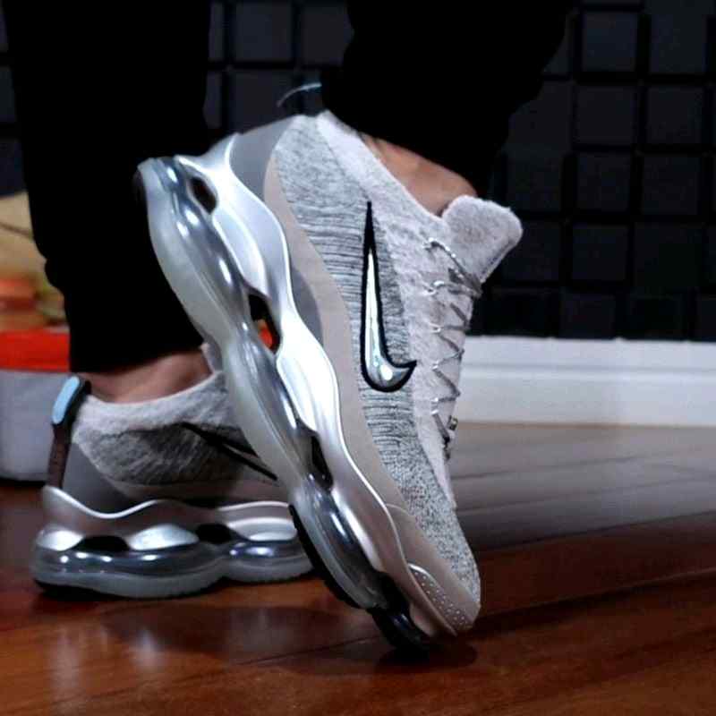 Nike AirMax Scorpion Platinum Grey
