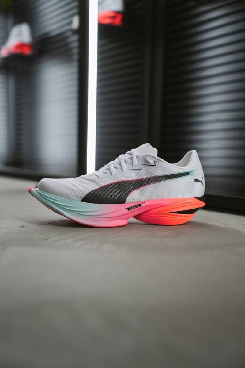 Fast R NITRO Elite 3 running shoes