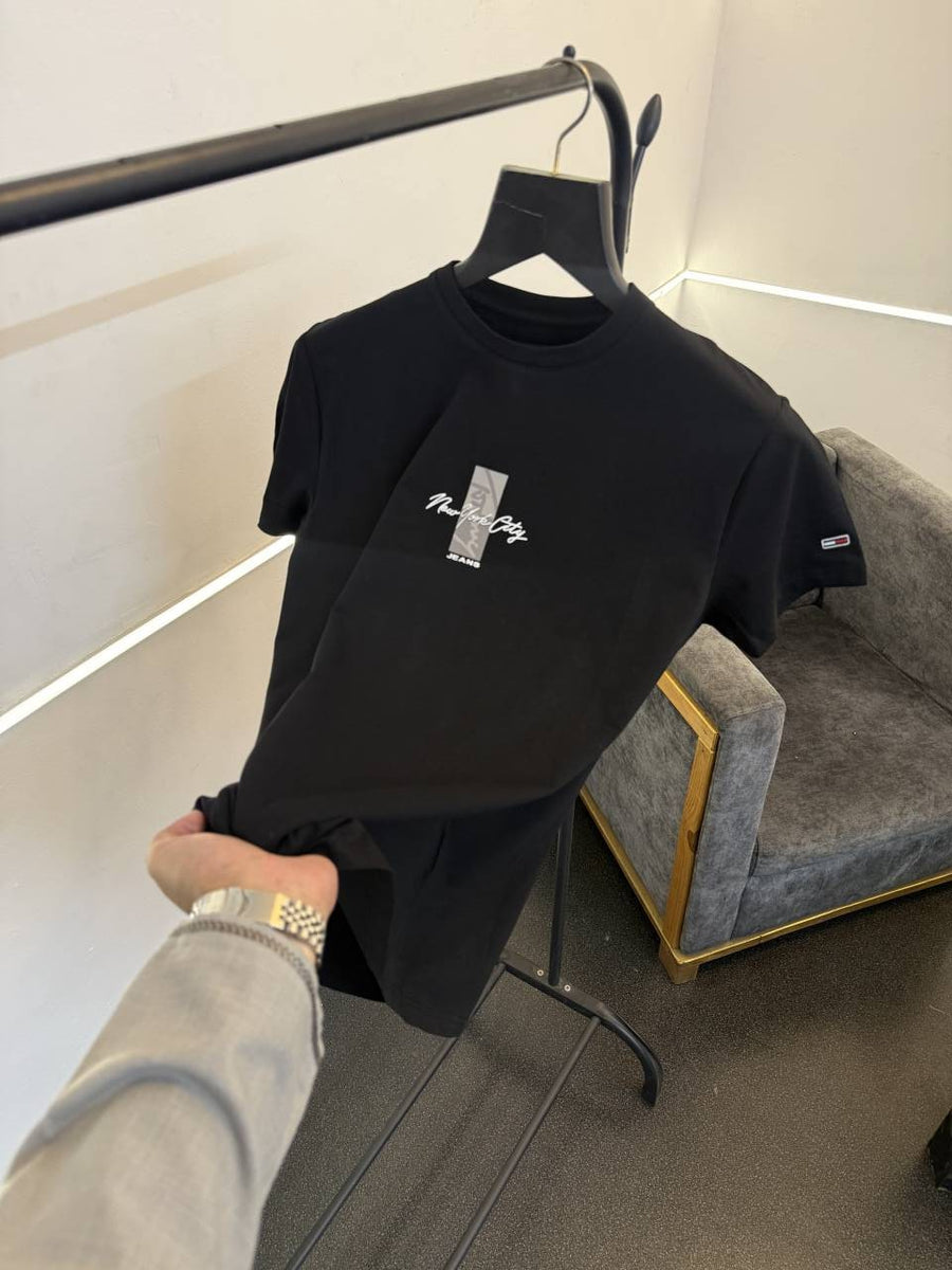 Tommy hilfigar black imported round neck tshirt