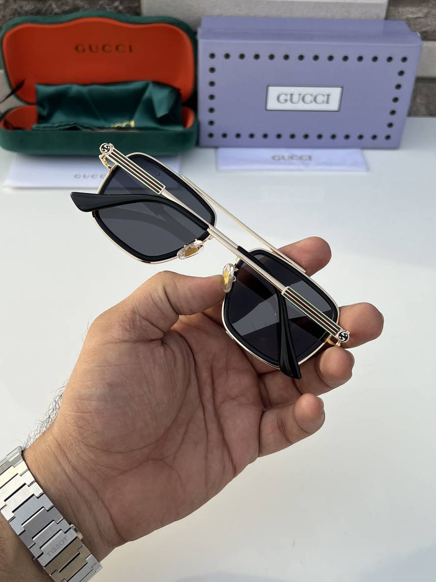 Gucci_769_gold_black