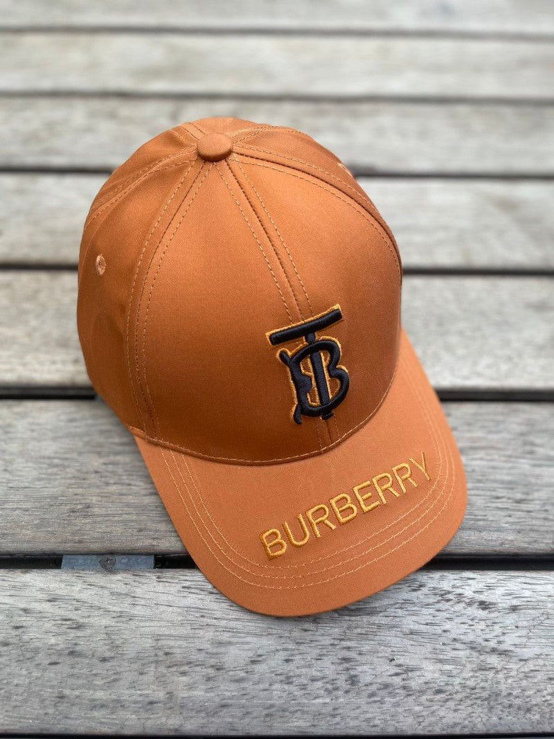 Burberry_Tb_Sand_And_Black_Logo_Premium_Unisex_Cap(_With_Safety_Box)_912