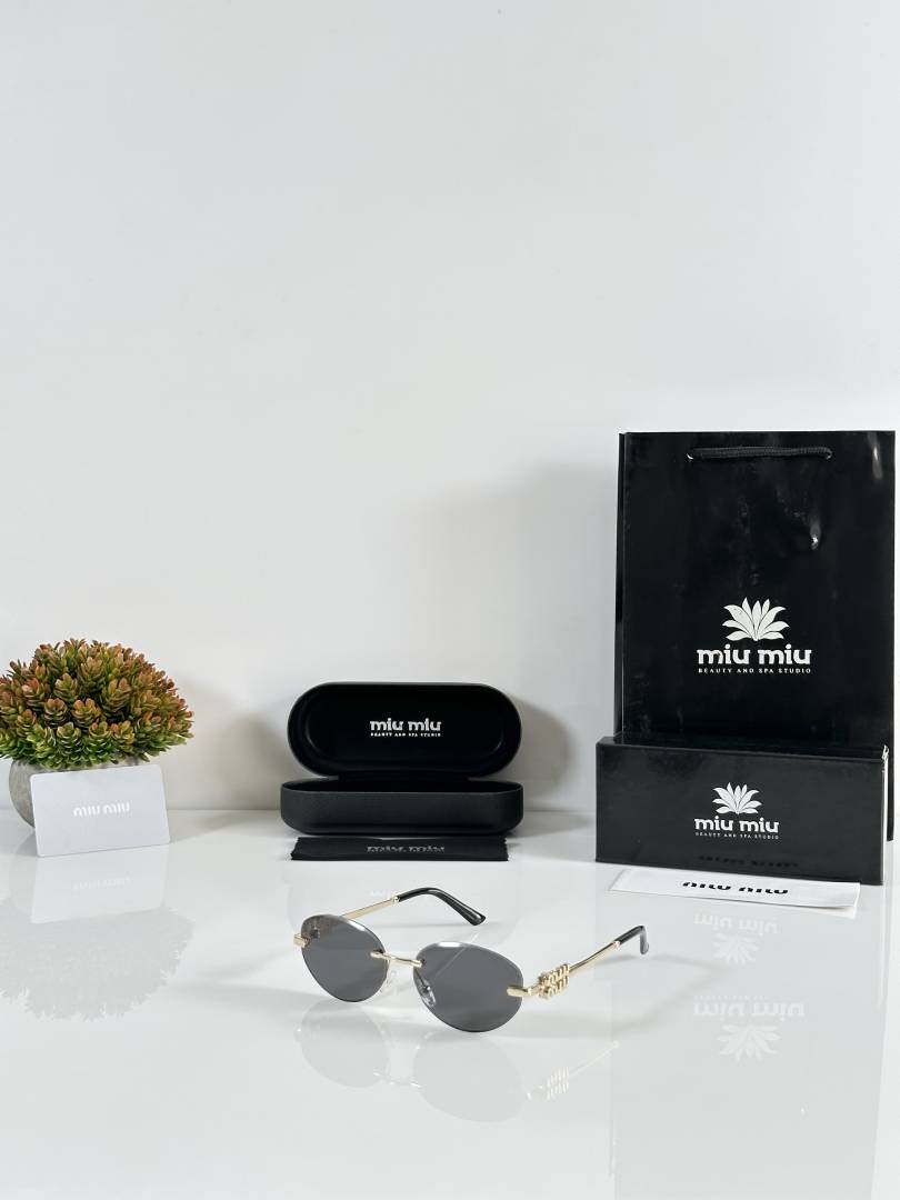 Miu Miu WMNS 1025 Gold Black