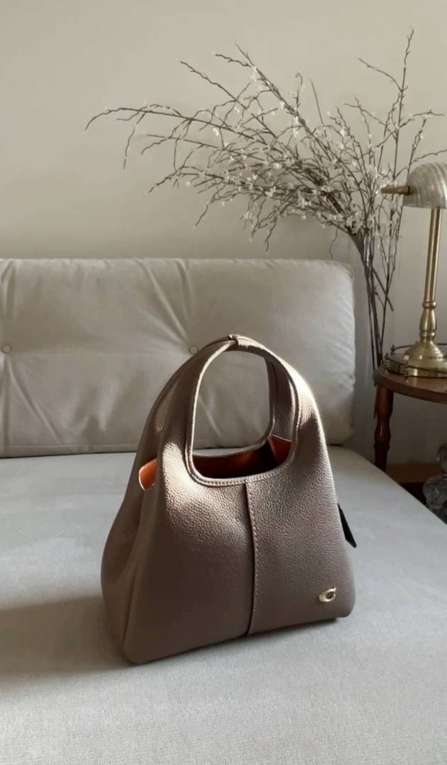 Coach_Lana_23_Medium_Handbag_With_CrossbodyBelt_OriginalBox_Premium