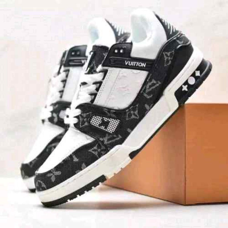 Louis Vuitton LV Trainer White Black 896