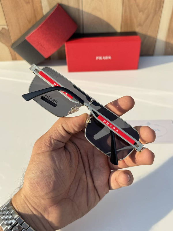 Prada 22028 gold black