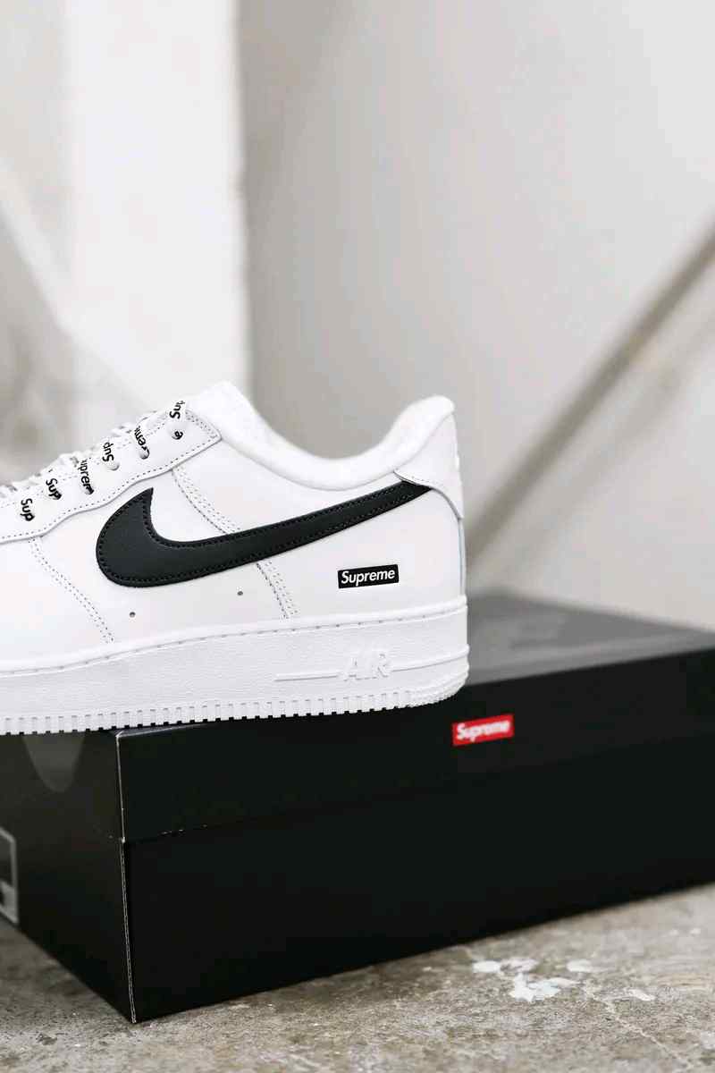 Supreme x Nikkee AirForce 1 Low White Black