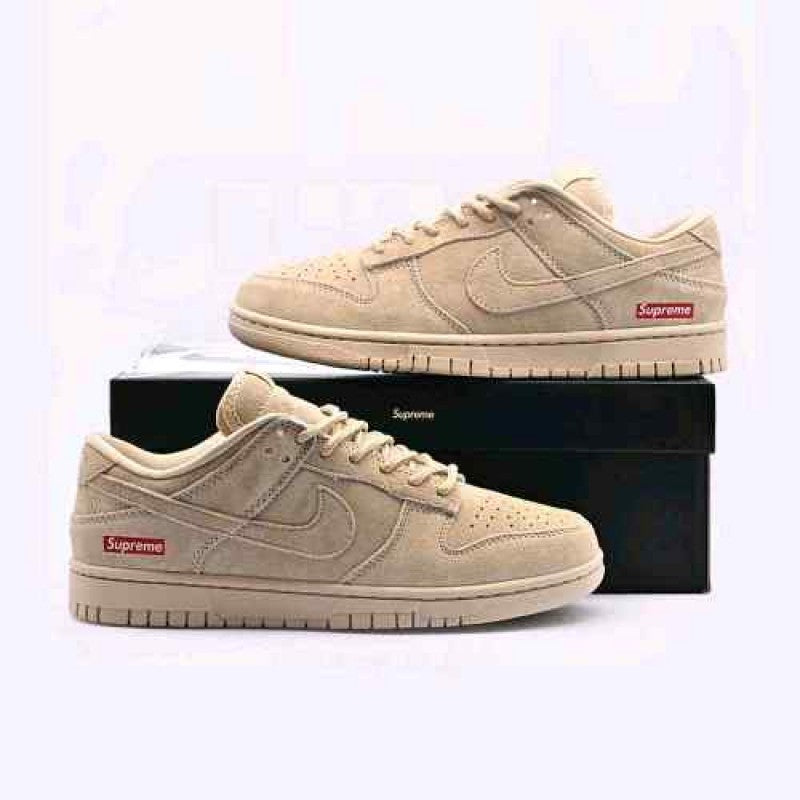 Nike SB Dunk Low x Supreme Beige