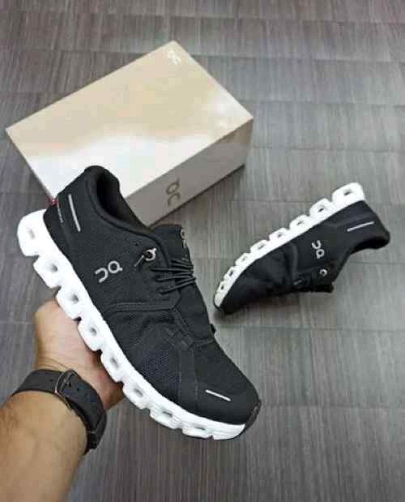 On cloud Running Cloud 5 Black White 951