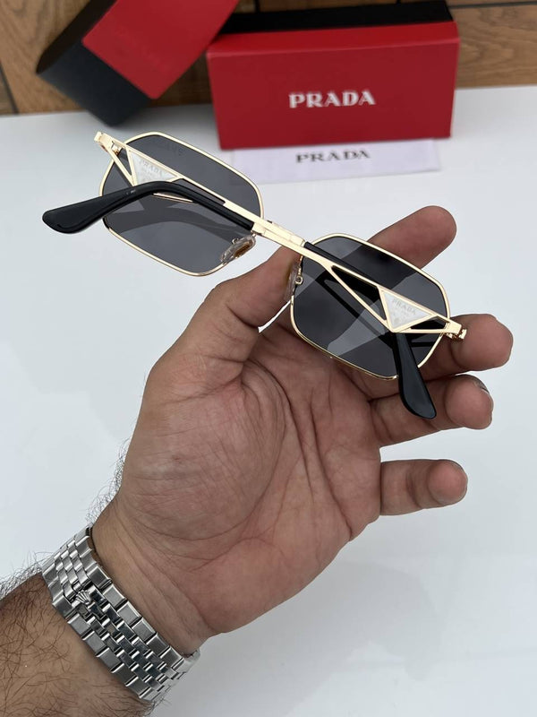 Prada_425_gold_black