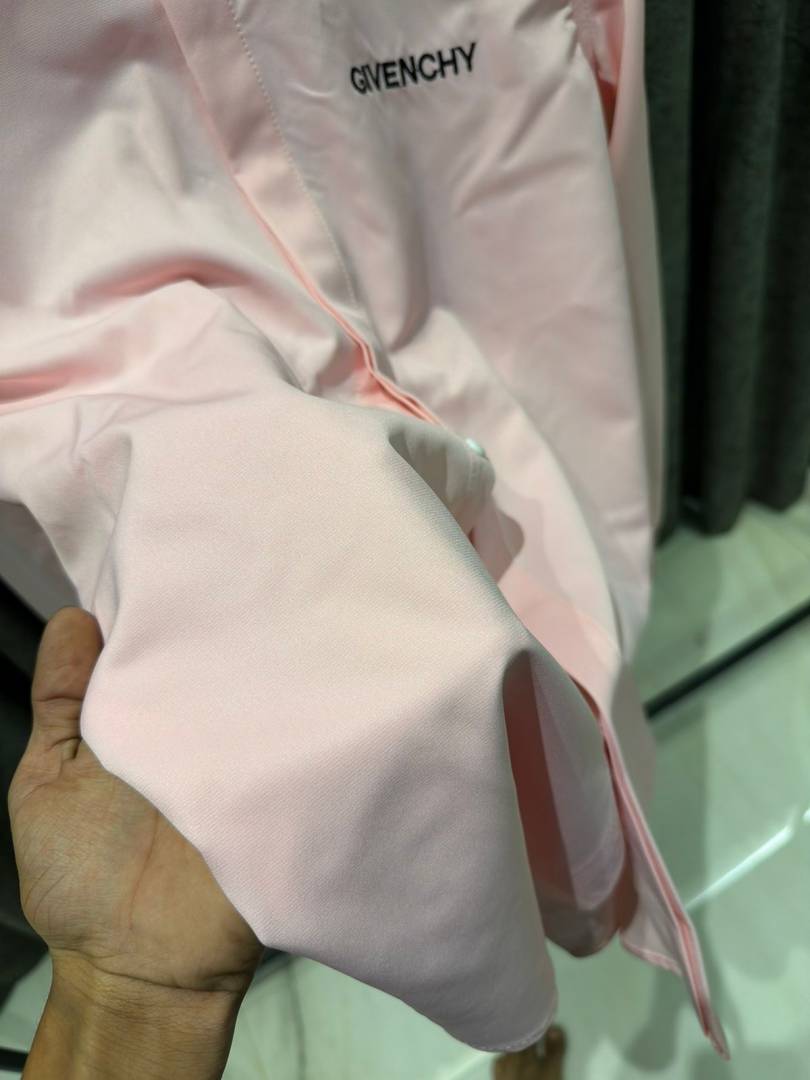 Givenchy IMPORTED STORE ARTICLE SHIRT