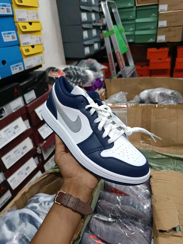 Air Jordan 1 Low Midnight Navy Wolf Grey 620