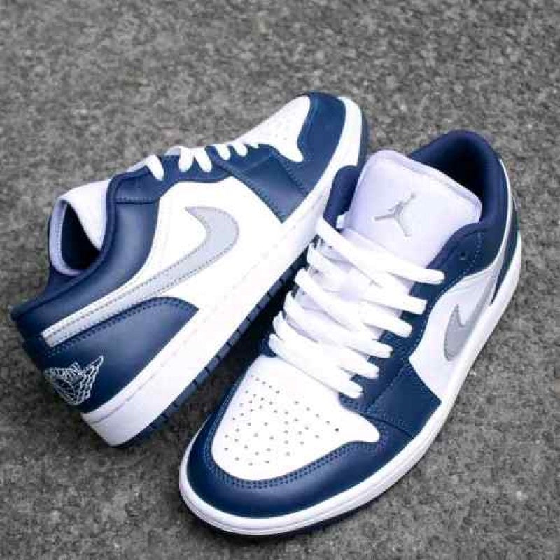 Air Jordan 1 Low Midnight Navy Wolf Grey 620