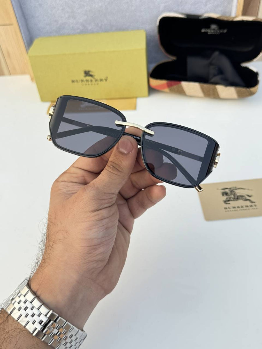 Burberry_92525_black