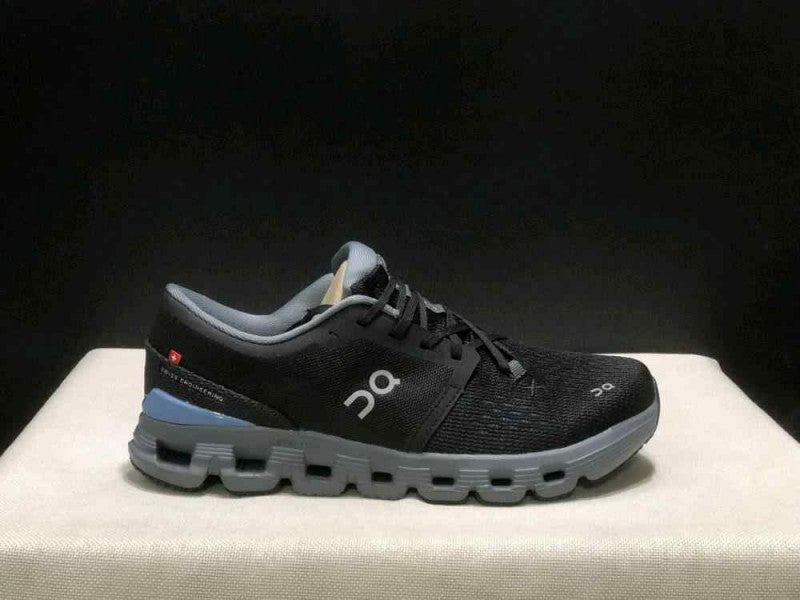 On running cloud x 4 black