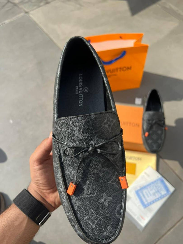 Louuis Vuiitton Leather Premium Loafer Black