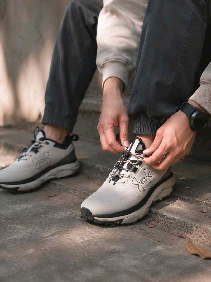 Under Armorr Charged Bandit Trail 2 Beige & Black 2573