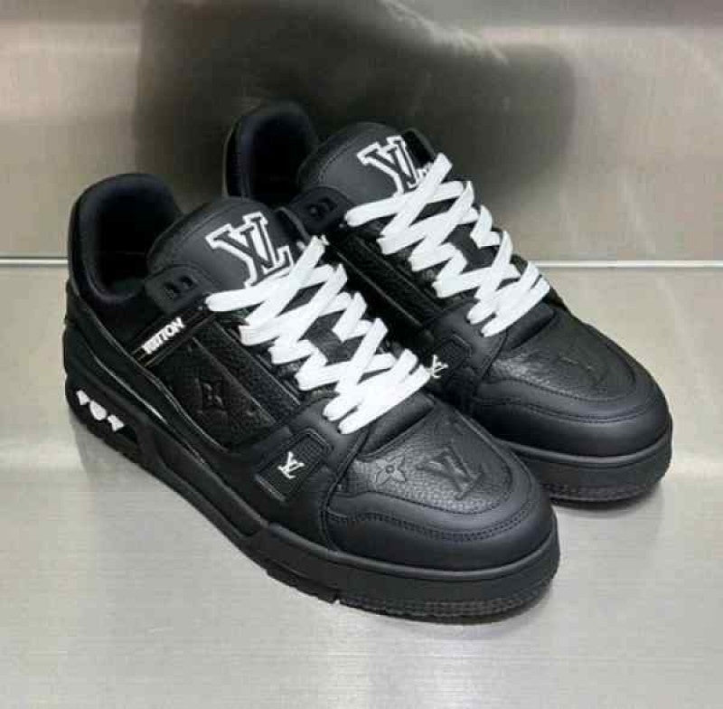 LOUIiSS VUTIiON trainer black embossed monogram