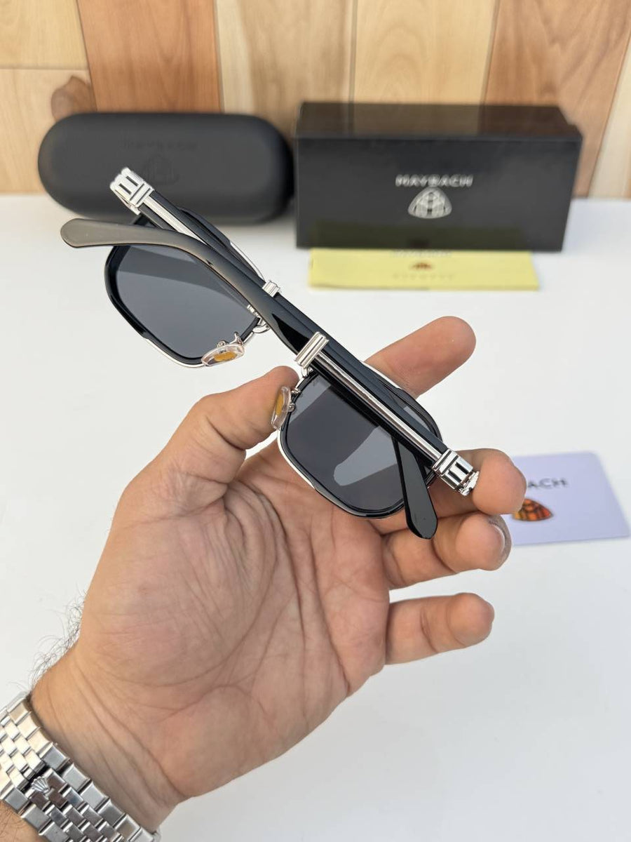 Maybach_2735_silver_black