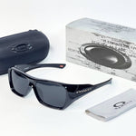 Oakley 824 black