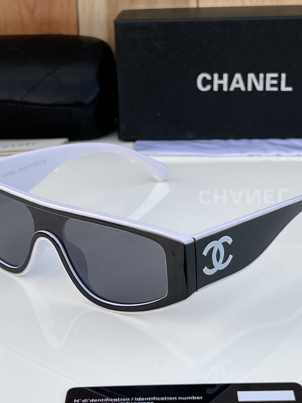 Chanel_1001_white_black