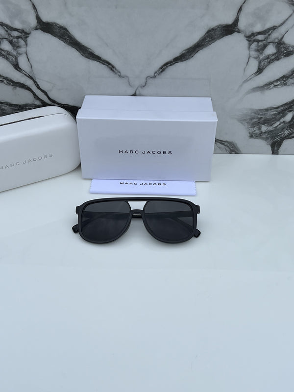 Marc_jacobs_1010_full_black