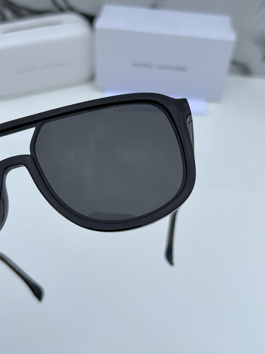 Marc_jacobs_1010_full_black