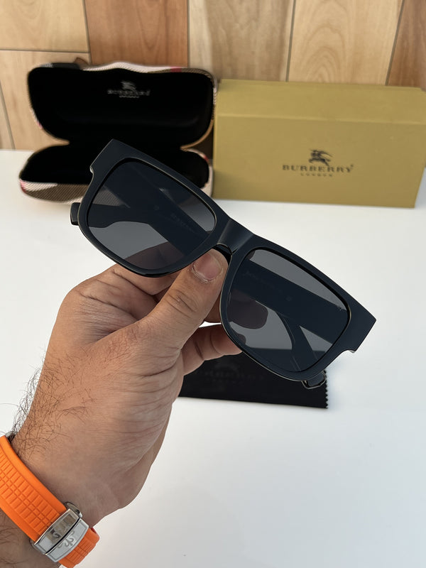 Burberry_wayfero_full_black